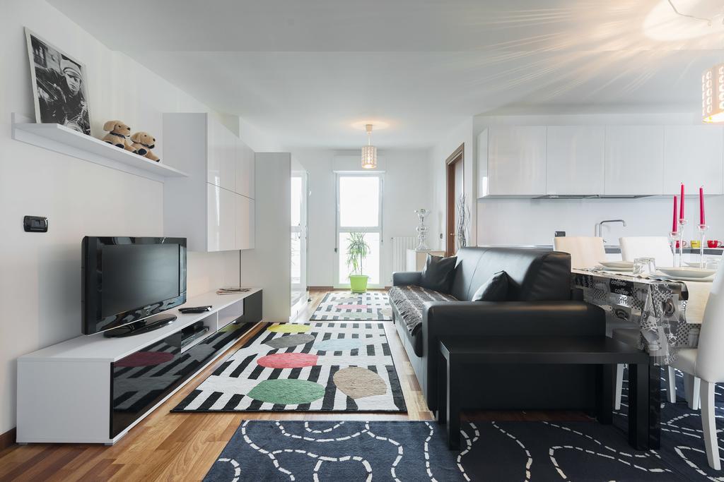 Ferienwohnung New Luxury Attic Santa Giulia Expo Mailand Exterior foto