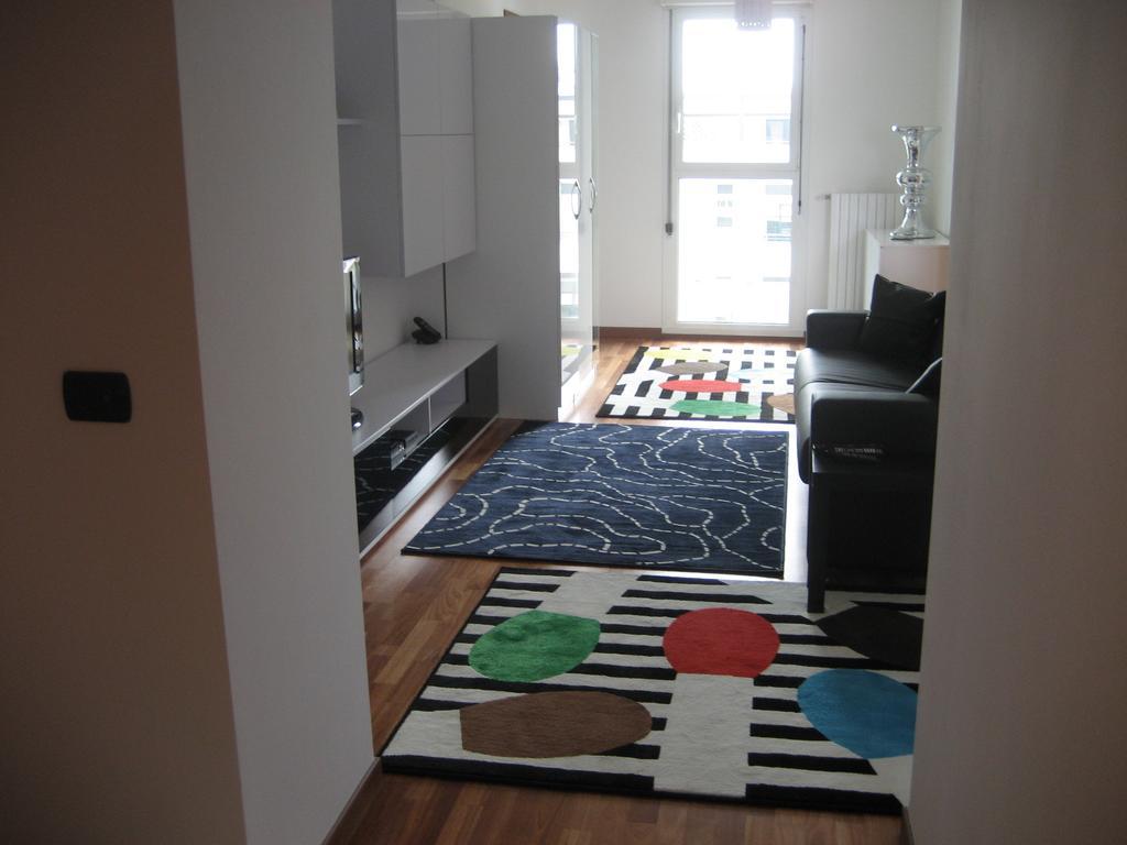 Ferienwohnung New Luxury Attic Santa Giulia Expo Mailand Zimmer foto